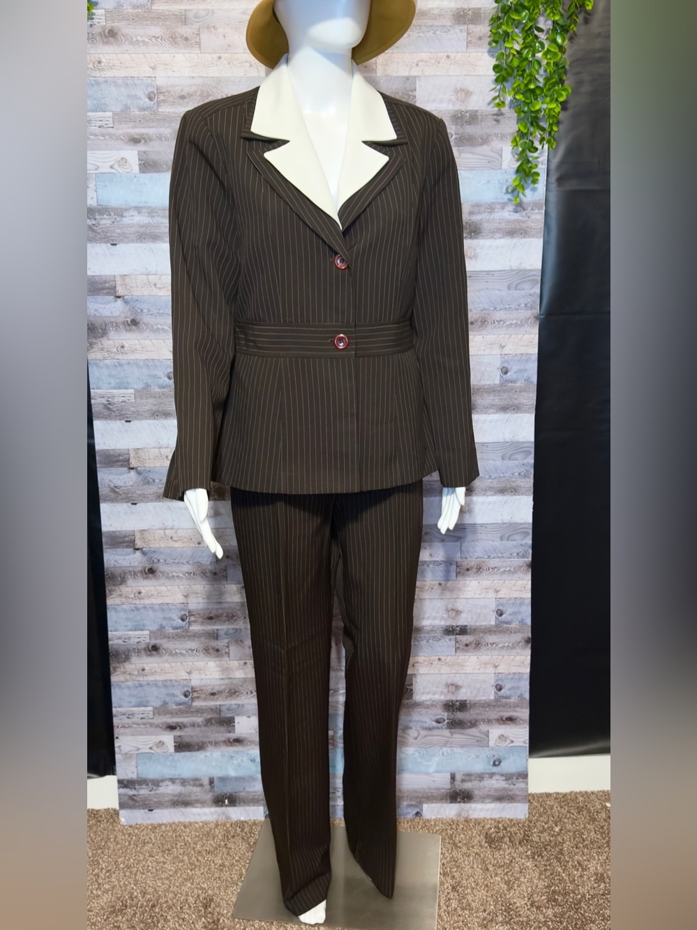Pre-loved! Kupcake Women's Brown Pinstripe Blazer & Pants Suit - White Lapel